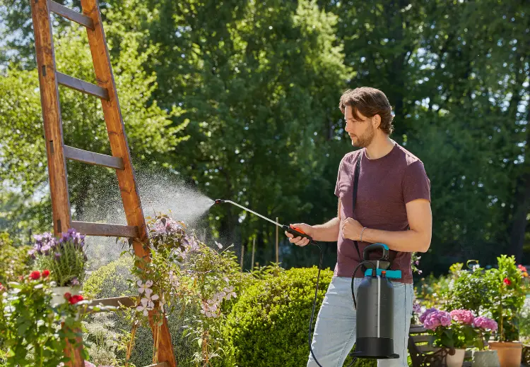 BÌNH TƯỚI CÂY ÁP SUẤT 5 LÍT GARDENA 11130-20 - Ảnh 2