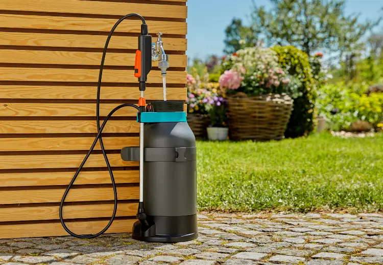 BÌNH TƯỚI CÂY ÁP SUẤT 5 LÍT GARDENA PLUS 11138-20 - Ảnh 4
